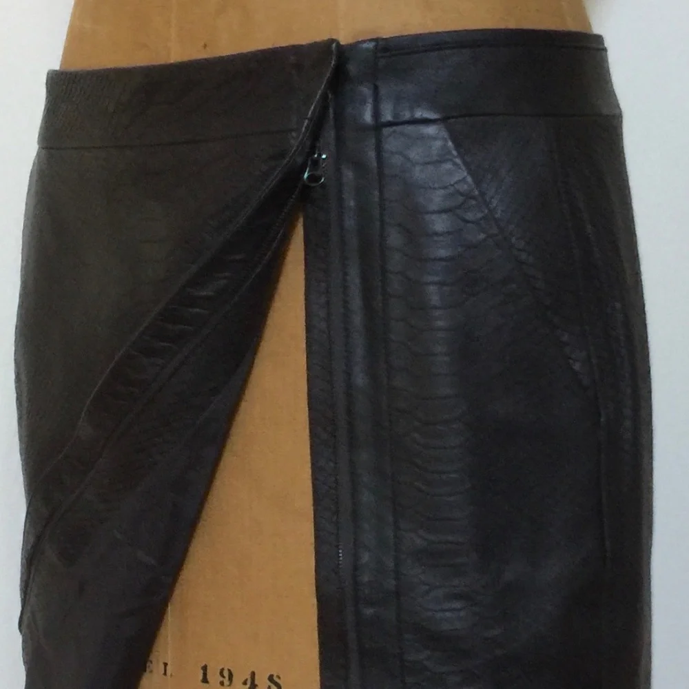 Vince black snake embossed leather skirt NWOT